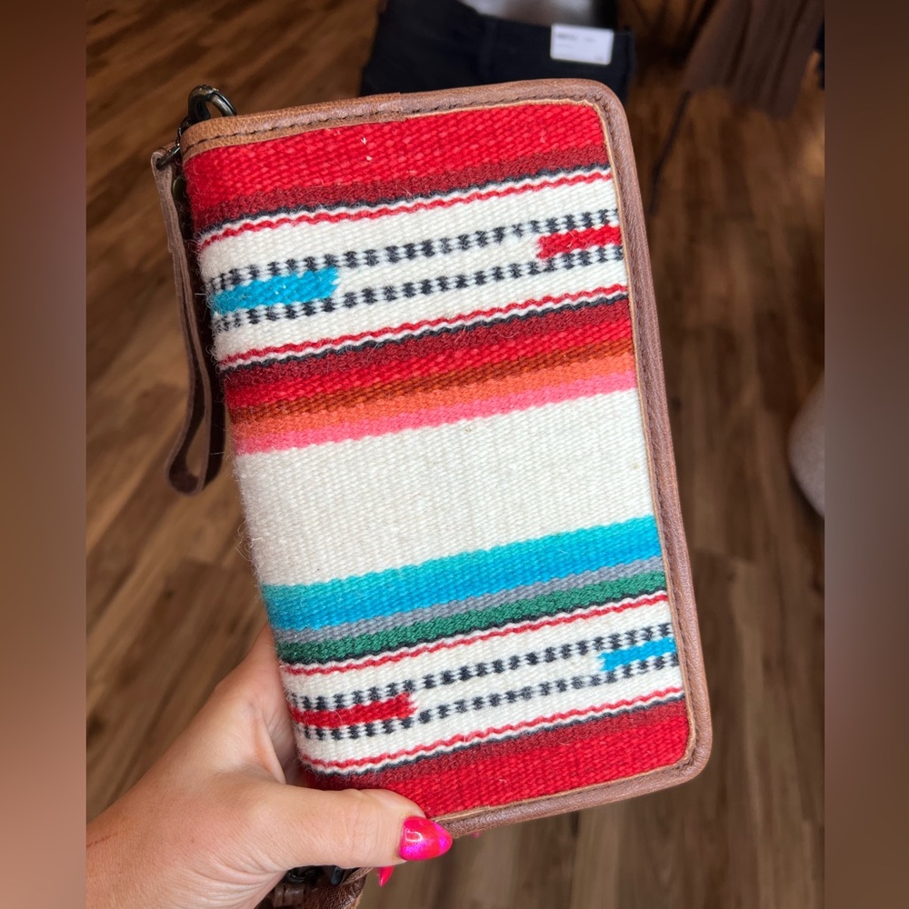 American Darling crossbody/wristlet/wallet
